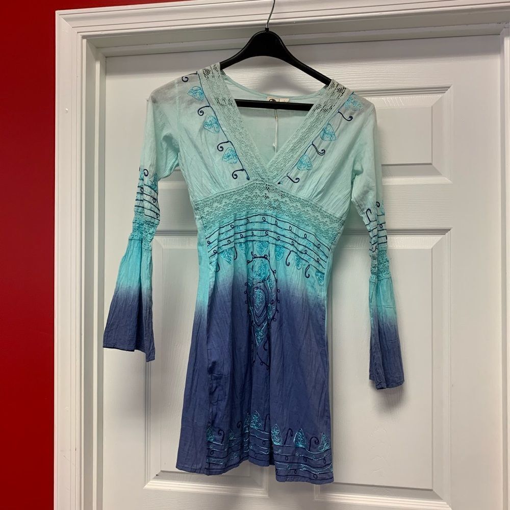 Lagaci Ombre V Neck Embroidered Dress sz S NWT